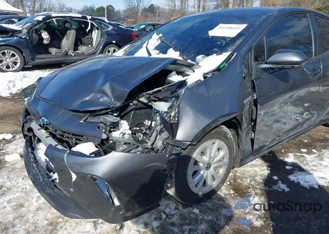 2022 Toyota Prius Le z USA, uszkodzony, nr VIN JTDKAMFU2N3173581